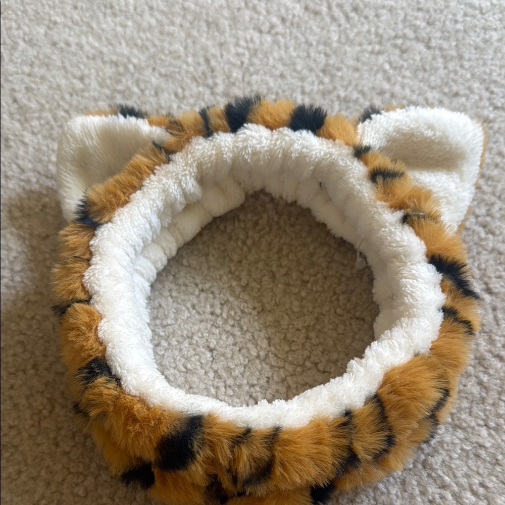 Kids Tiger Print Fuzzy Headband with Ears - White & Orange